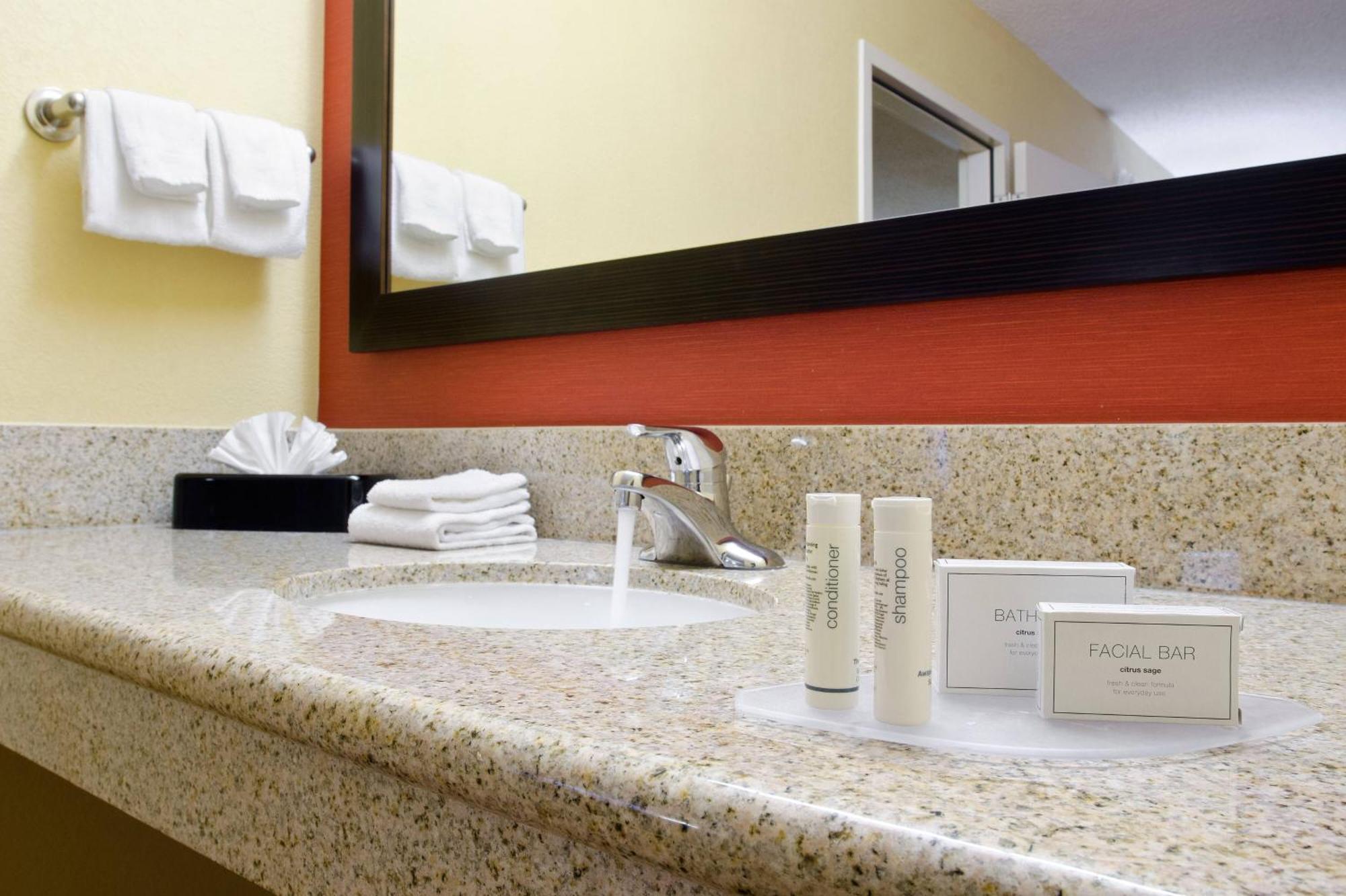 Courtyard By Marriott Birmingham Downtown At Uab Hotell Exteriör bild